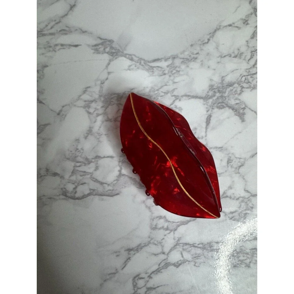 Red Lip Shaped Plastic Claw Clip for Hair Styling Accessory, Lip Shape